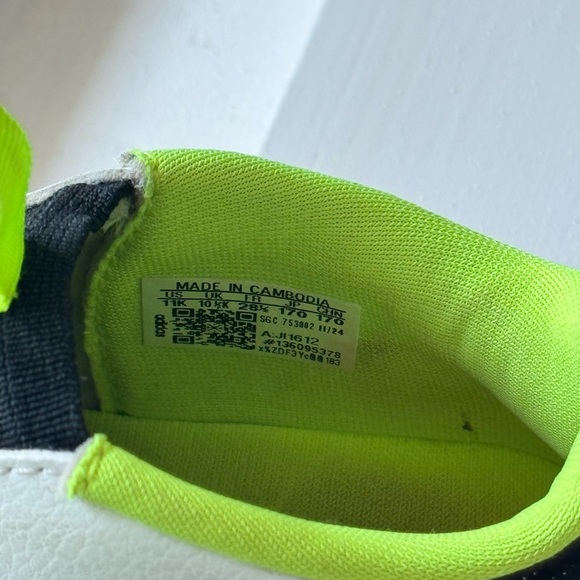 Adidas Kids Soccer Cleets - White, Black, Neon Green Accents - Picture 3 of 4